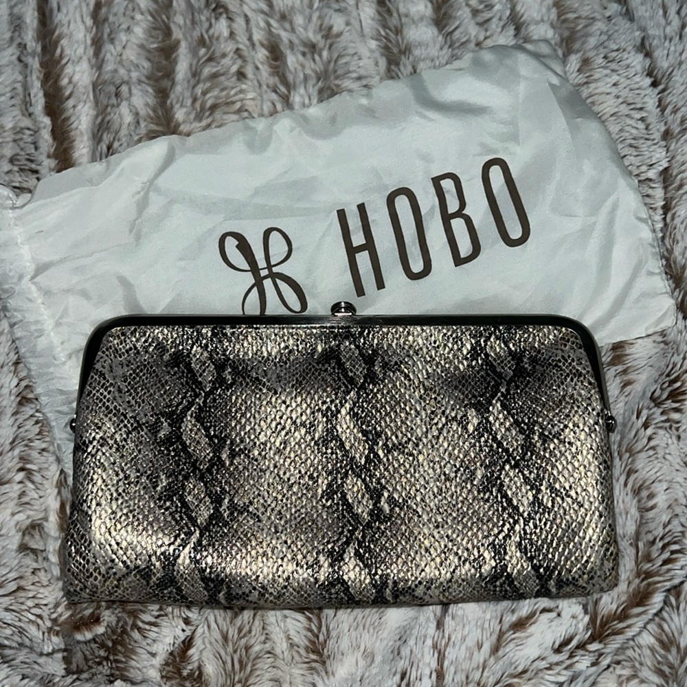 HOBO Lauren Clutch wallet snakeskin